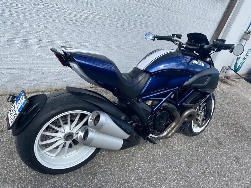 Ducati Diavel 1200 (2010 - 13) (3)