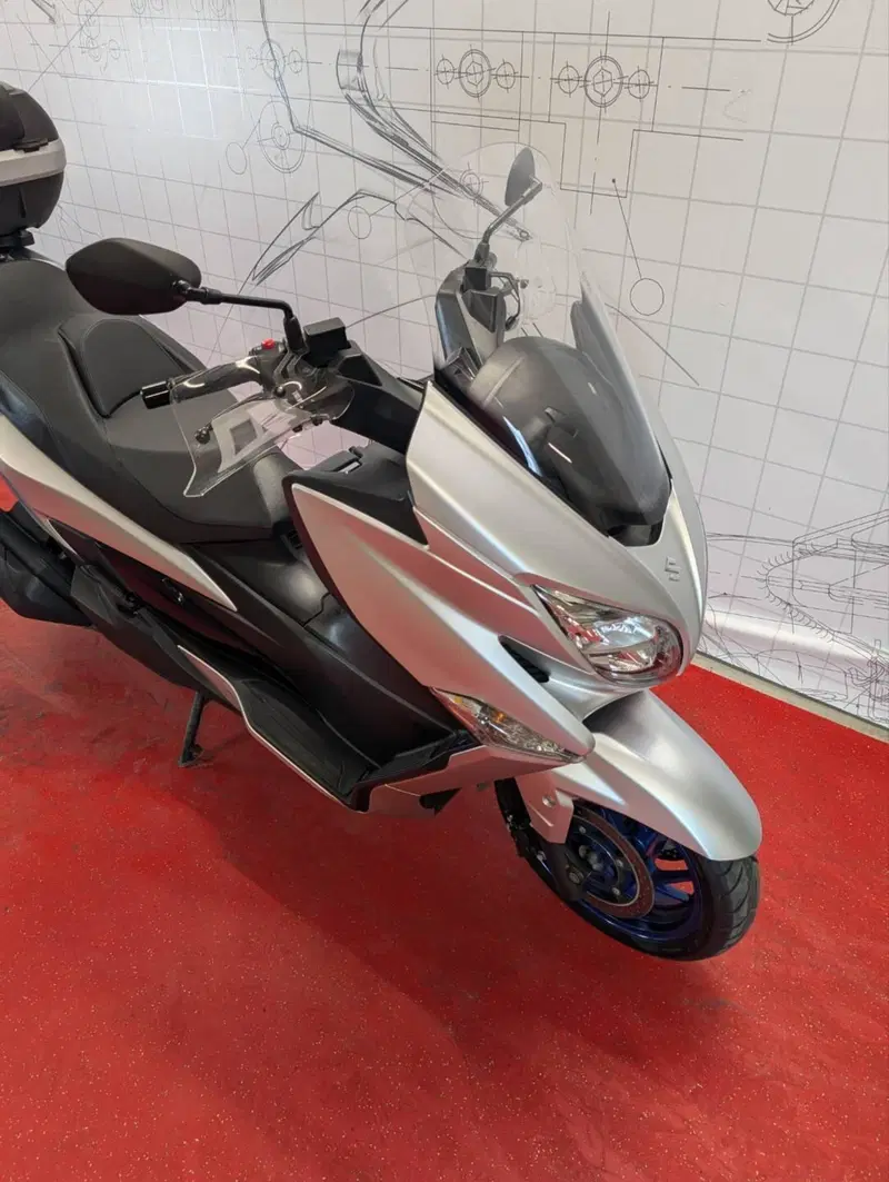 Suzuki Burgman 400 (2022 - 24) (14)