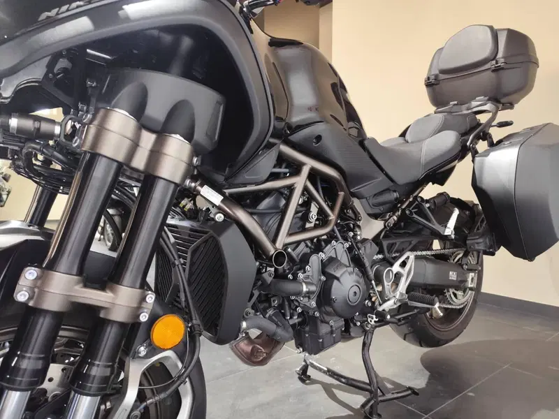 Yamaha Niken 890 GT (2023 - 26) (7)
