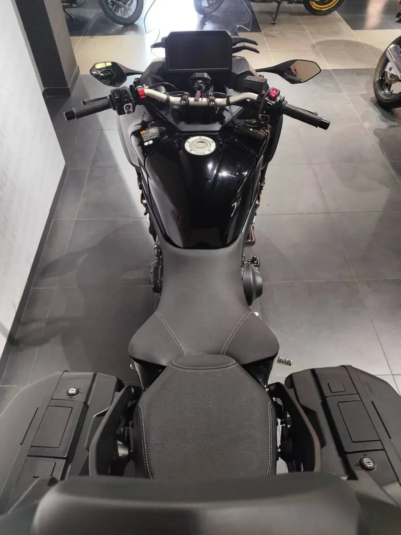Yamaha Niken 890 GT (2023 - 26) (8)
