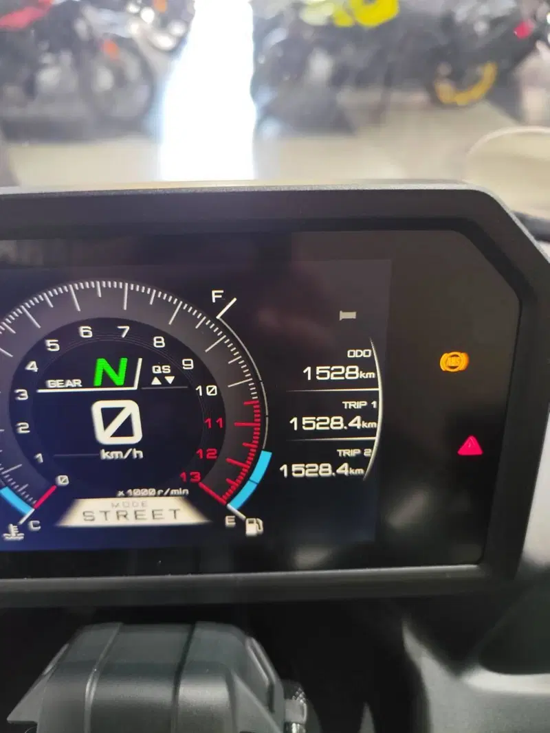 Yamaha Niken 890 GT (2023 - 26) (9)