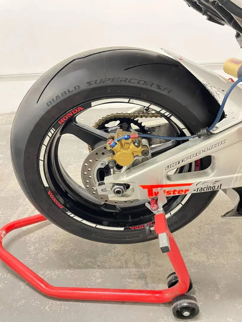 Honda CBR 600 RR (2003 - 04) (7)