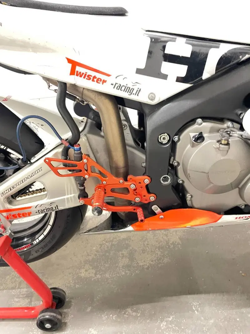 Honda CBR 600 RR (2003 - 04) (9)