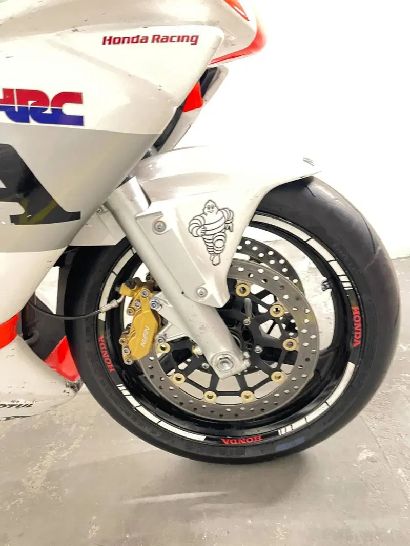 Honda CBR 600 RR (2003 - 04) (12)