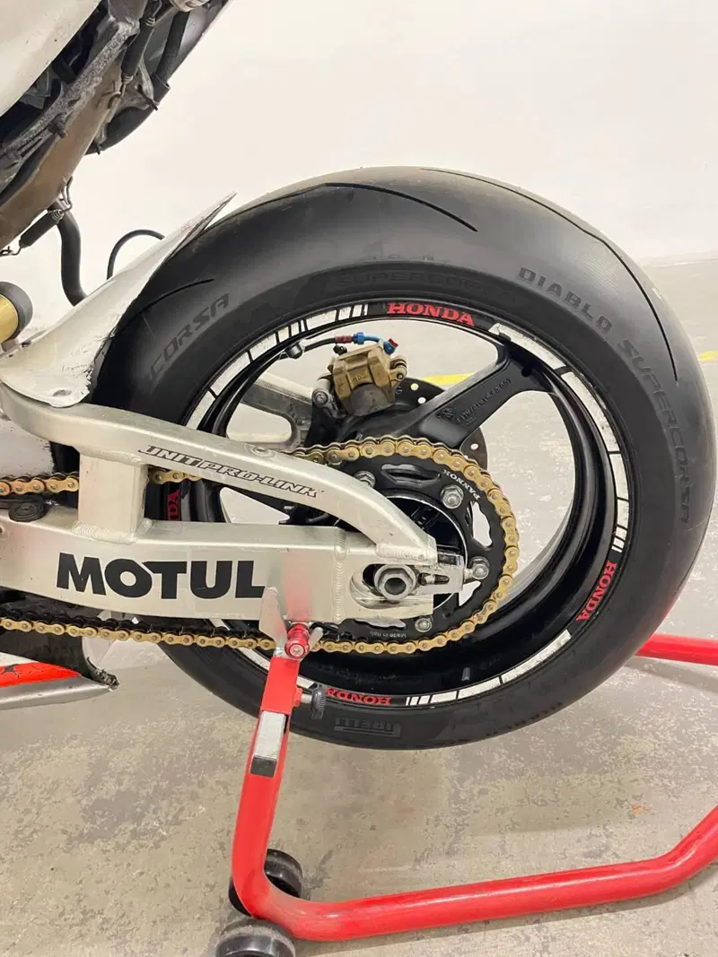 Honda CBR 600 RR (2003 - 04) (8)