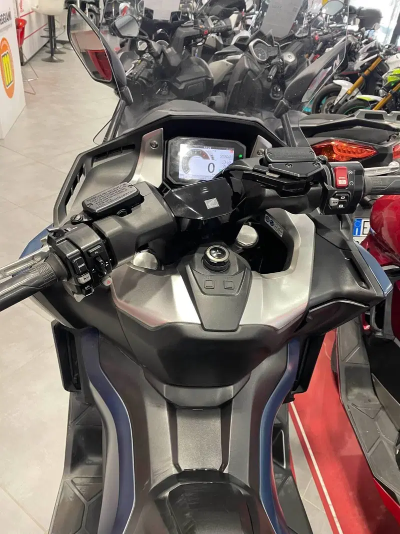 Honda Forza 750 DCT (2021 - 24) (8)