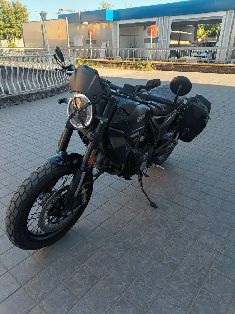 Ducati Scrambler 800 Nightshift (2023 - 24)