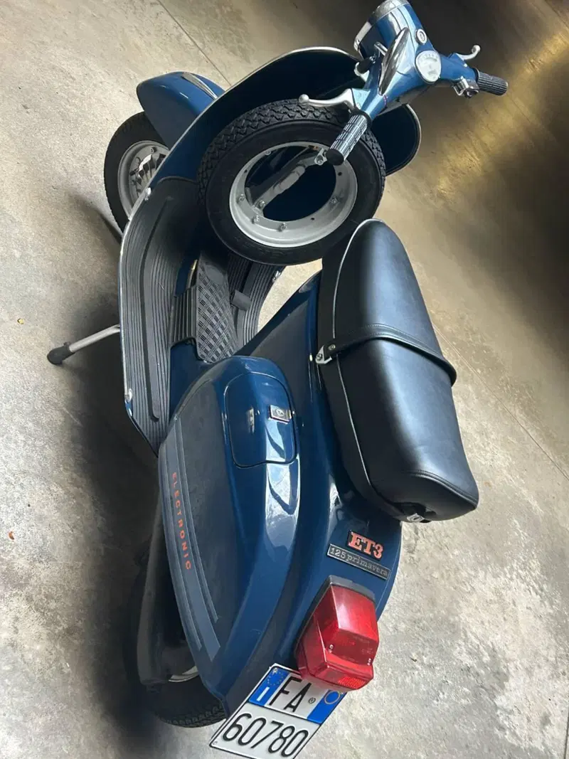 Vespa primavera ET3  125 (4)