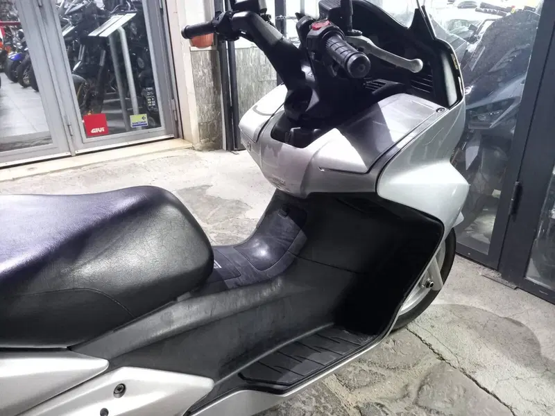 Honda Silver Wing 600 (2001 - 05) (5)