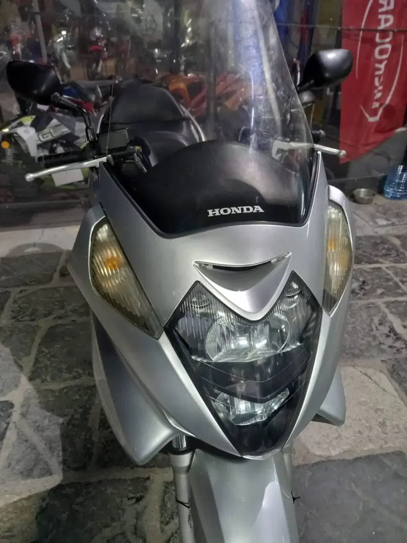 Honda Silver Wing 600 (2001 - 05) (10)