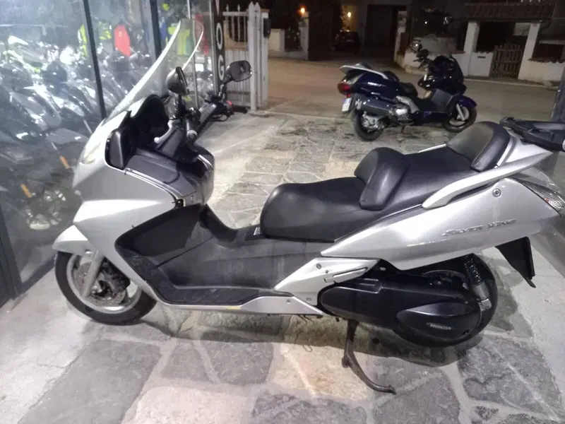 Honda Silver Wing 600 (2001 - 05) (2)