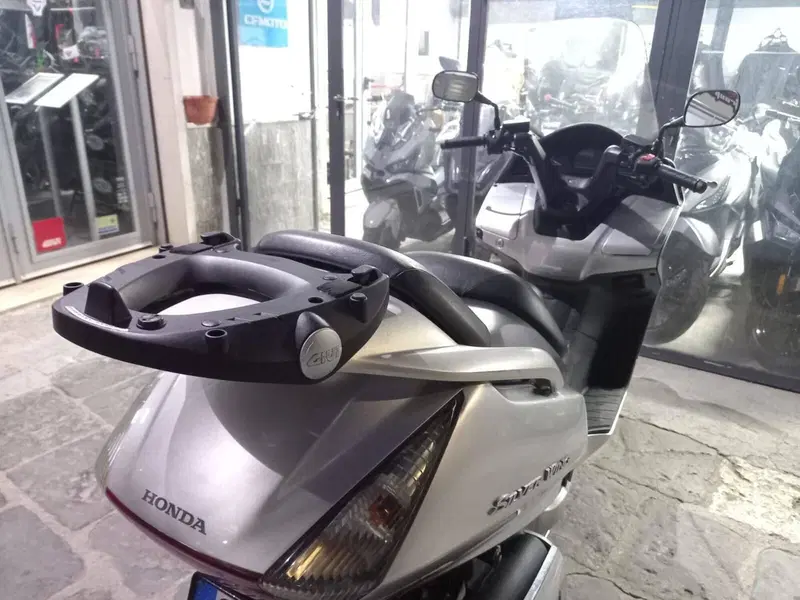 Honda Silver Wing 600 (2001 - 05) (8)