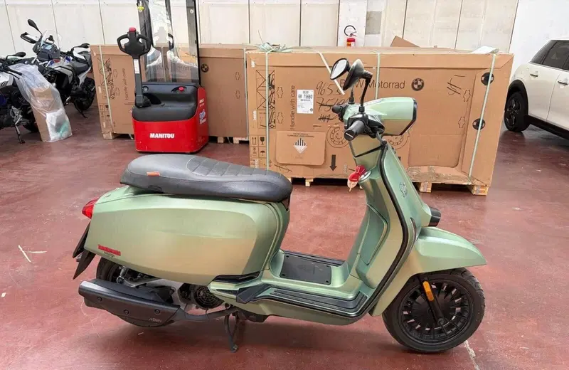 Lambretta V200 Special (2021 - 26) (7)