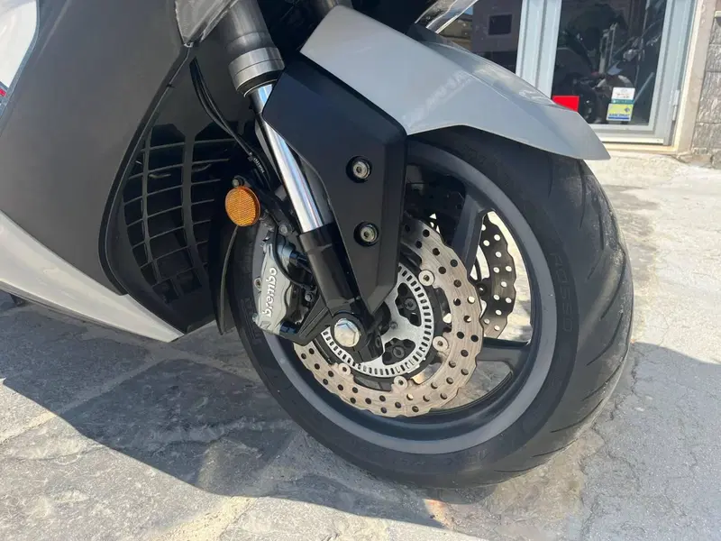 Kymco AK 550 ETS (2021 - 26) (8)