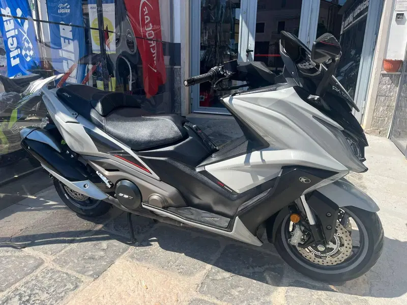 Kymco AK 550 ETS (2021 - 26) (2)