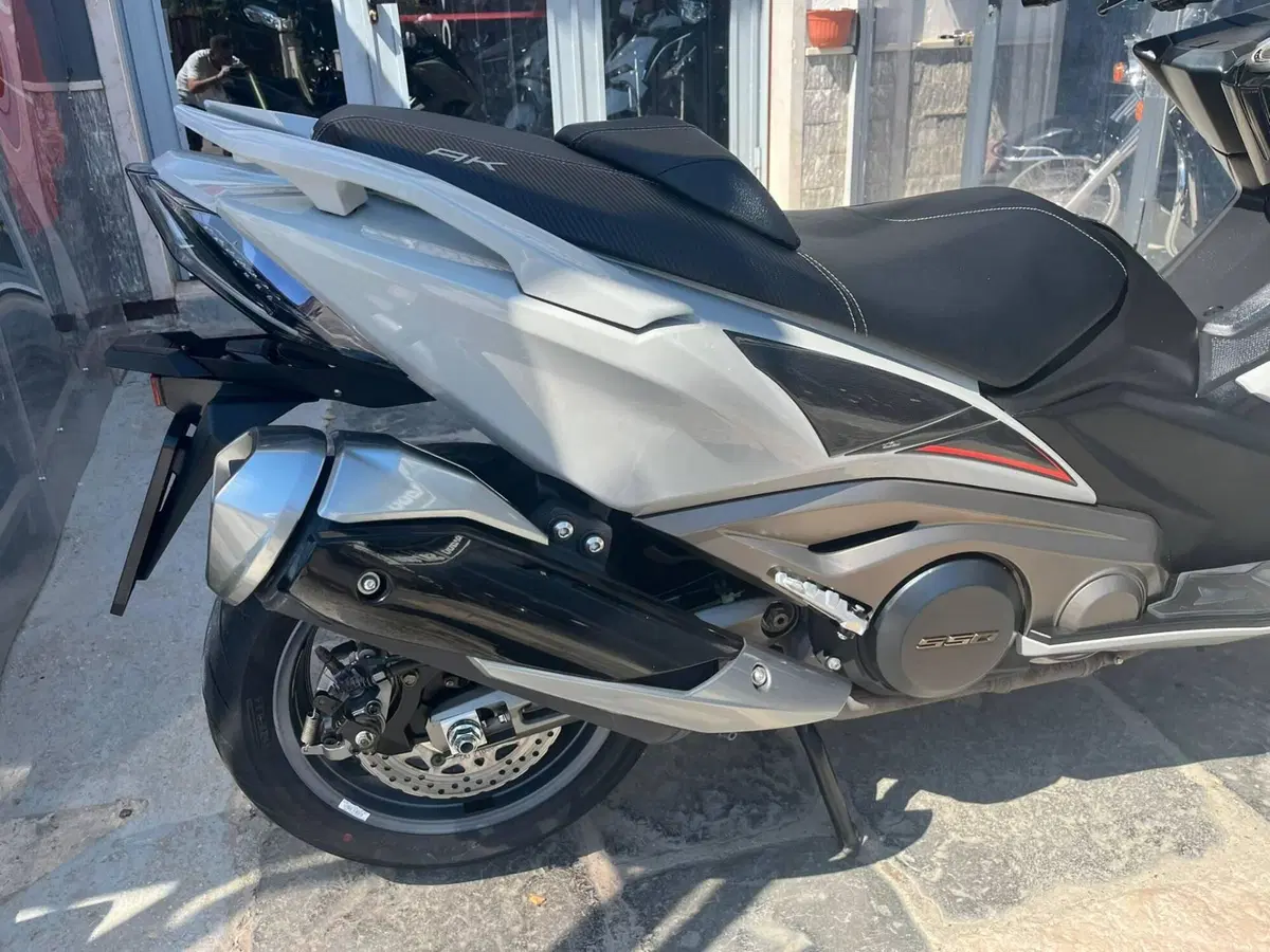 Kymco AK 550 ETS (2021 - 26) (3)