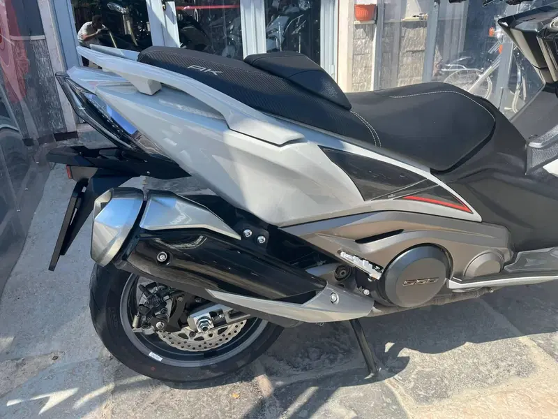 Kymco AK 550 ETS (2021 - 26) (3)