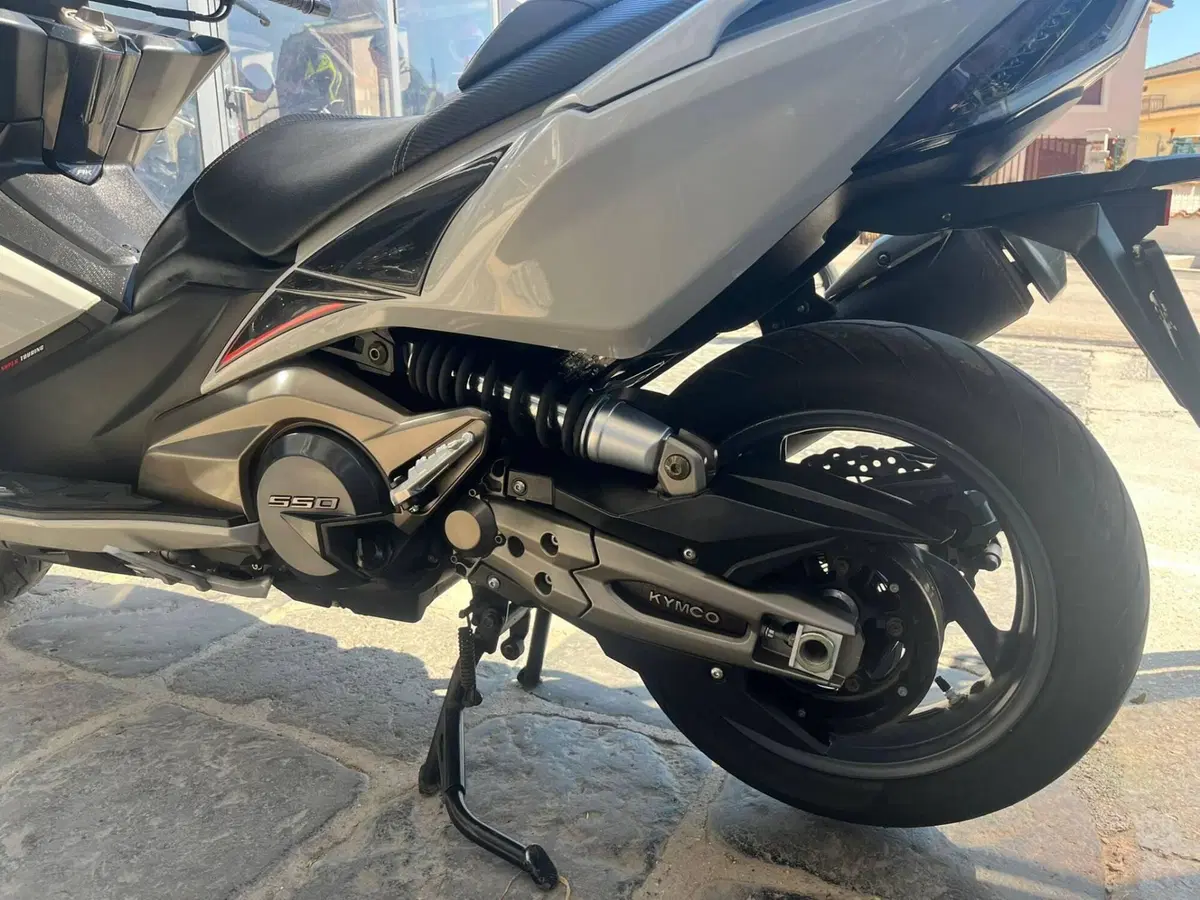 Kymco AK 550 ETS (2021 - 26) (4)