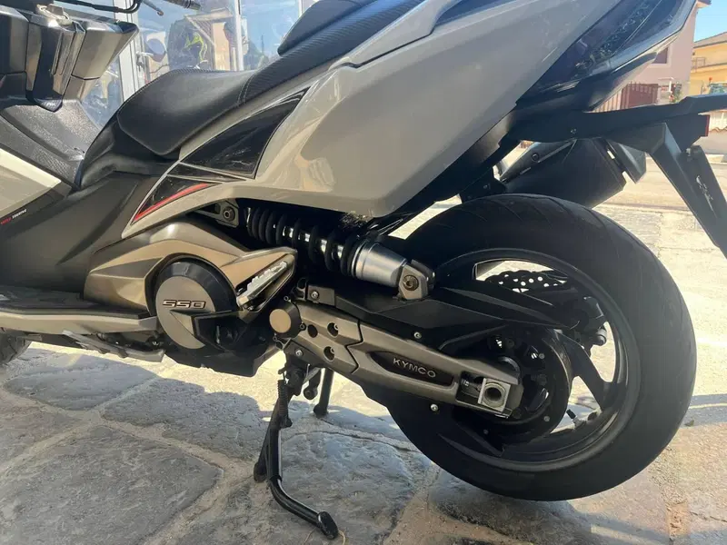 Kymco AK 550 ETS (2021 - 26) (4)