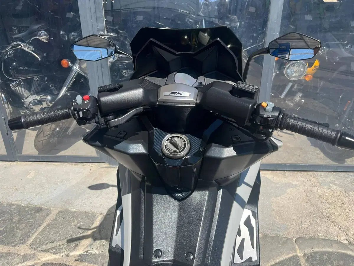 Kymco AK 550 ETS (2021 - 26) (6)
