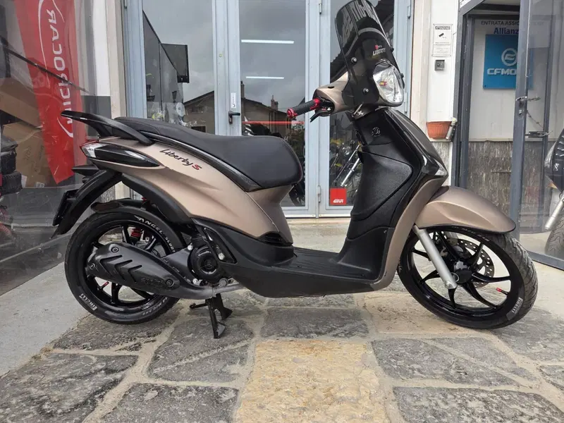 Piaggio Liberty S 50 4T (2020) (2)