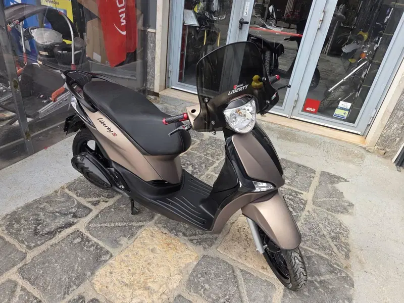 Piaggio Liberty S 50 4T (2020) (4)