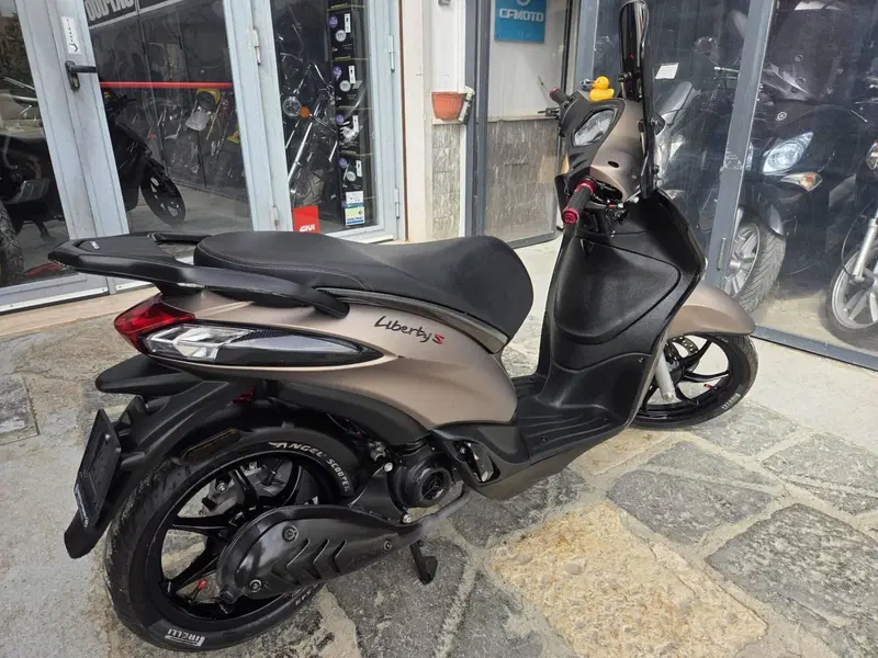 Piaggio Liberty S 50 4T (2020) (6)
