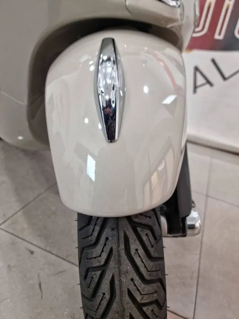 Vespa Primavera 125 (2026) (6)