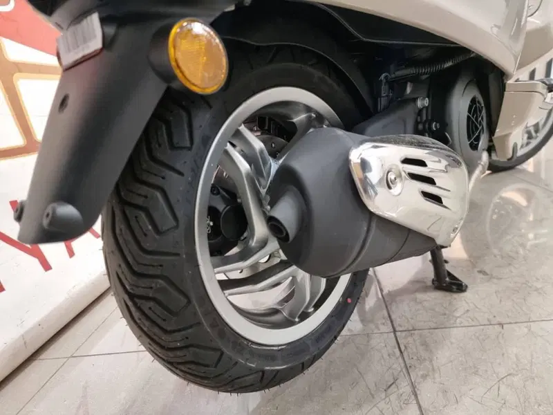 Vespa Primavera 125 (2026) (13)