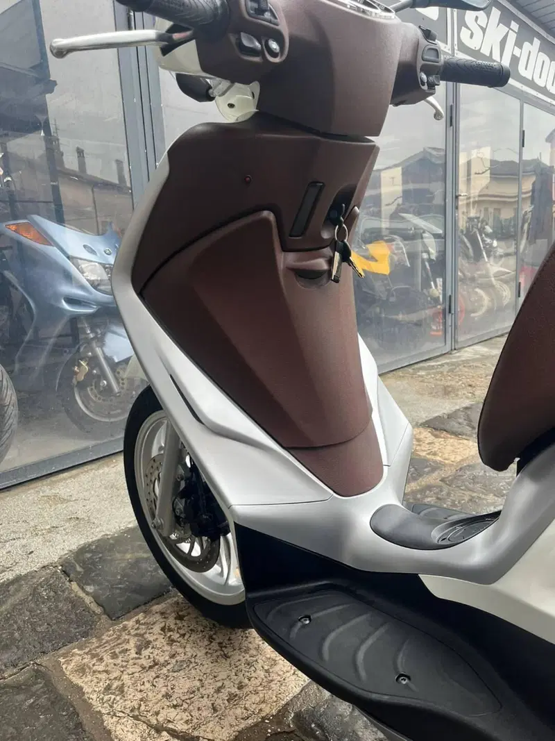 Piaggio Medley 150 ABS (2016 - 19) (6)