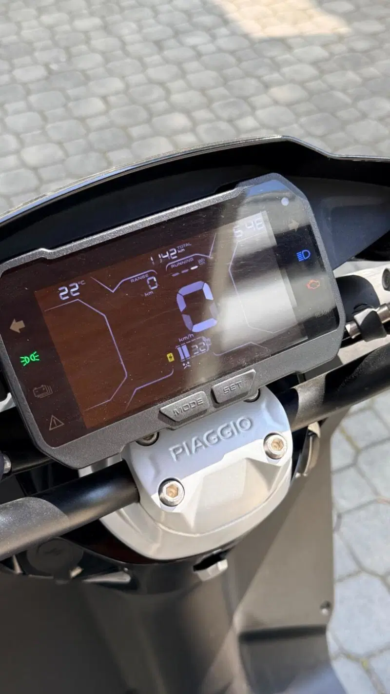 Piaggio 1 Active (2022 - 26) (2)
