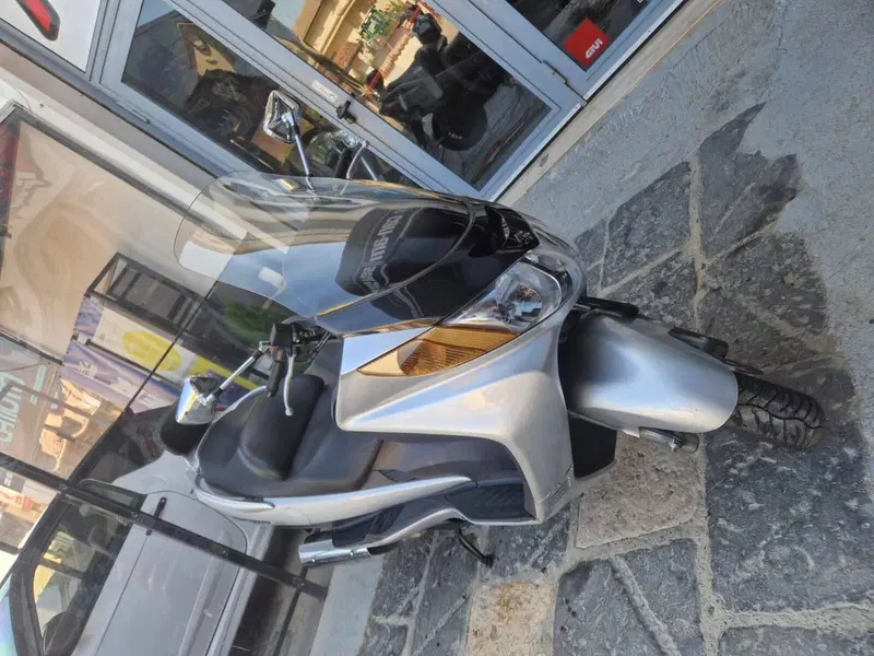 Suzuki Burgman AN 400 (2001 - 02) (12)