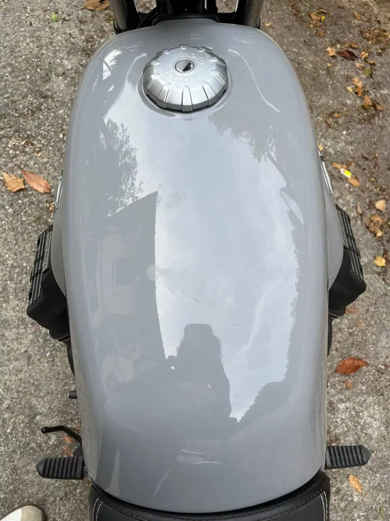 Moto Guzzi V7 III Milano (2018 - 20) (4)
