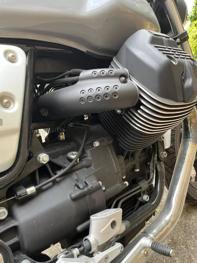 Moto Guzzi V7 III Milano (2018 - 20) (8)