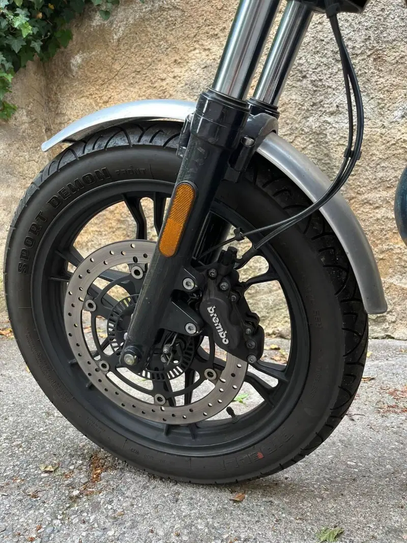 Moto Guzzi V7 III Milano (2018 - 20) (11)