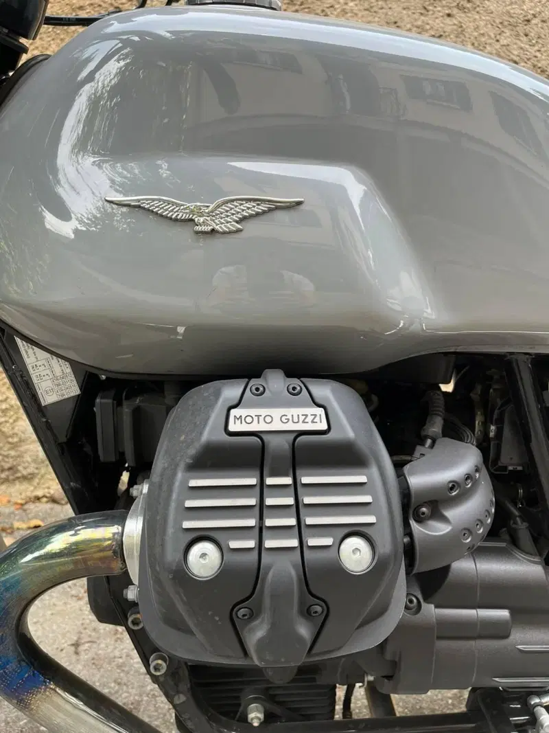 Moto Guzzi V7 III Milano (2018 - 20) (12)