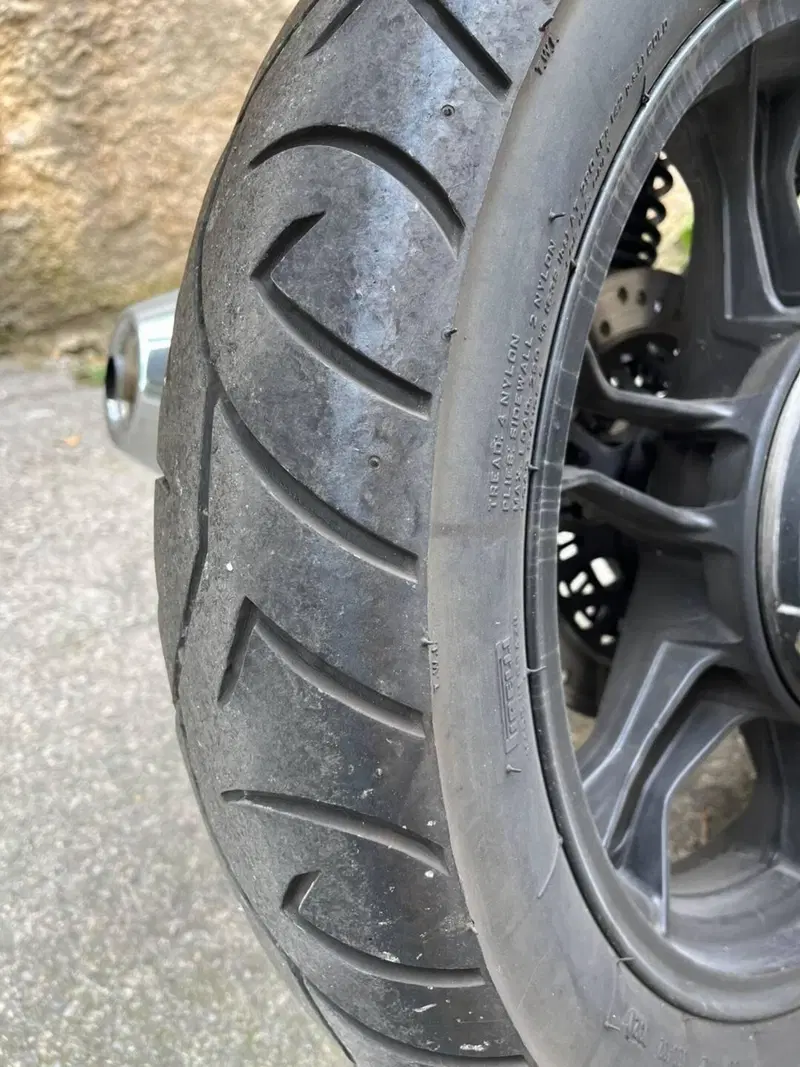 Moto Guzzi V7 III Milano (2018 - 20) (15)