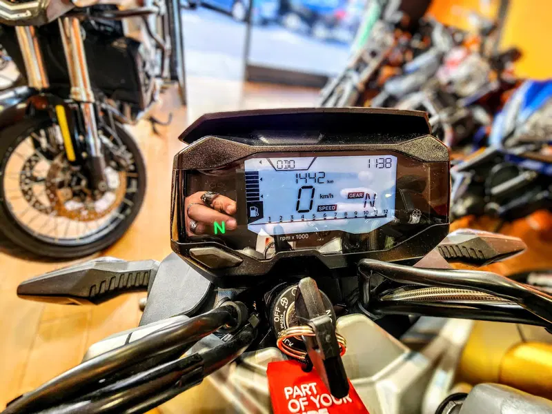 Bmw G 310 R (2021 - 25) (5)
