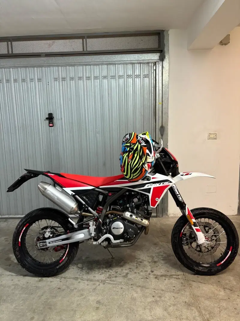 Fantic Motor XMF 125 Motard Performance 4t (2021 - 22) (2)