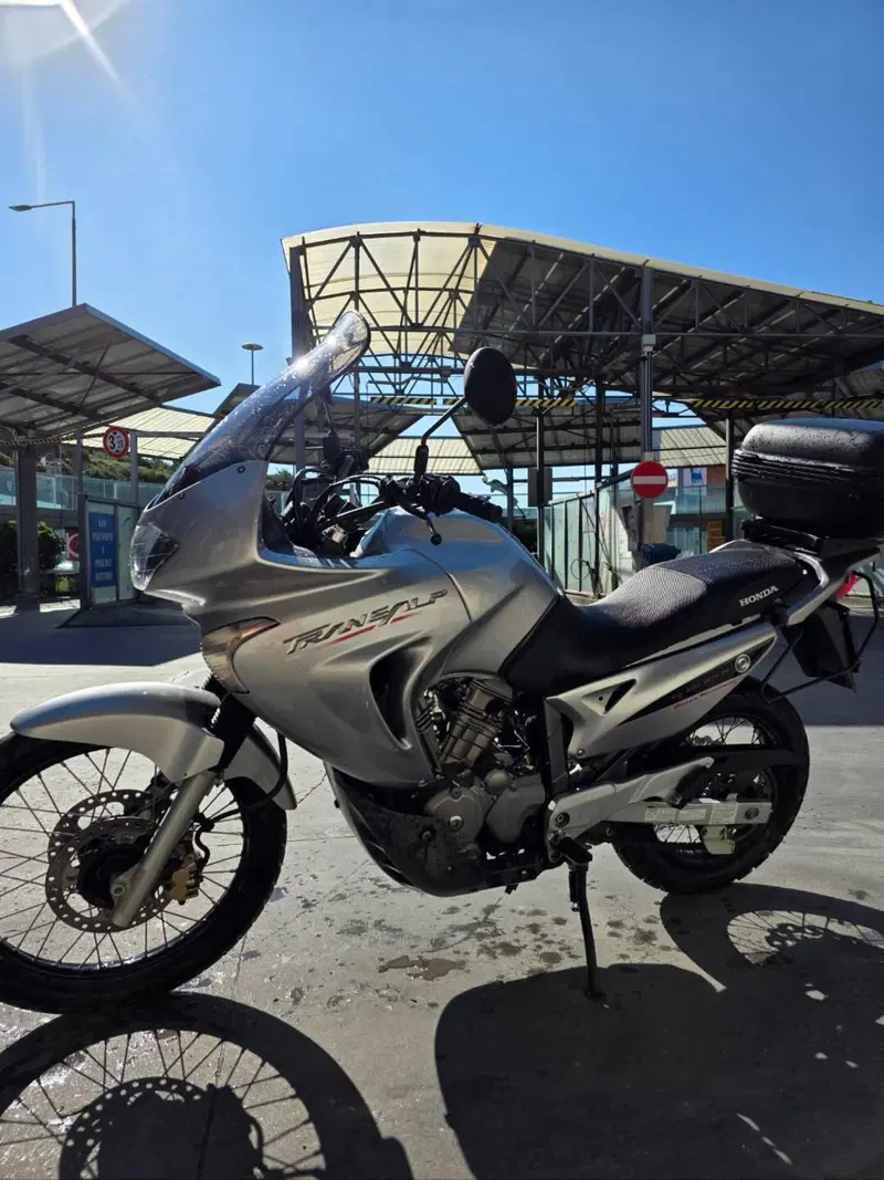 Honda Transalp XL 650V (2005 - 06) (4)