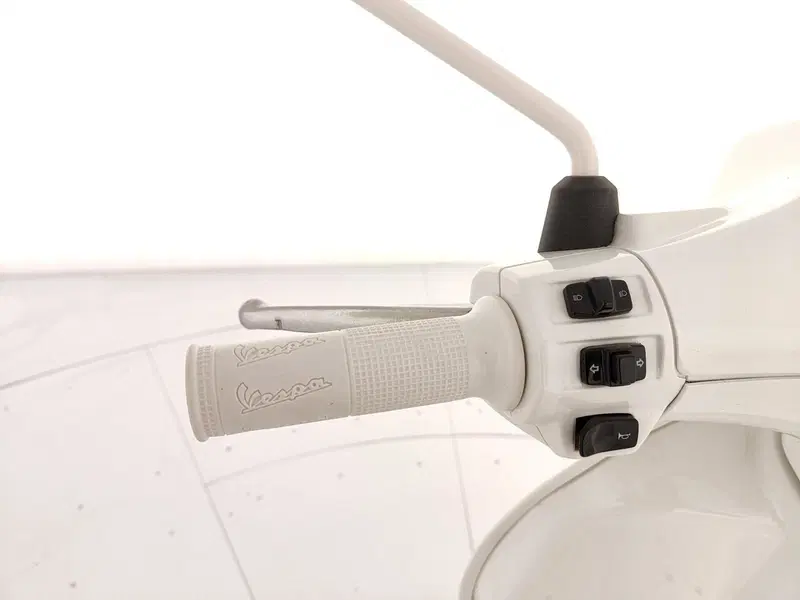 Vespa Sprint 50 Justin Bieber (2022 - 24) (13)