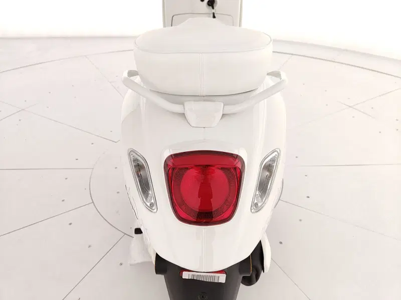 Vespa Sprint 50 Justin Bieber (2022 - 24) (10)