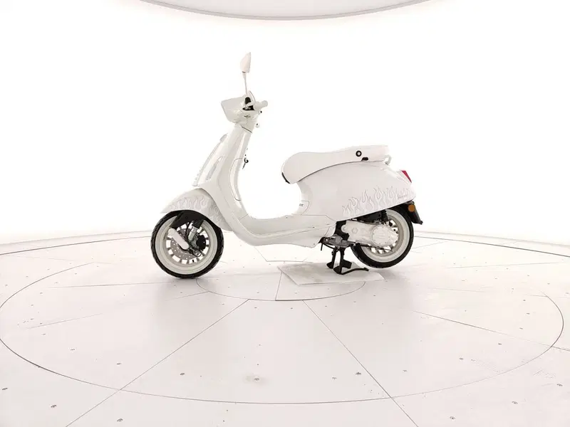 Vespa Sprint 50 Justin Bieber (2022 - 24) (2)