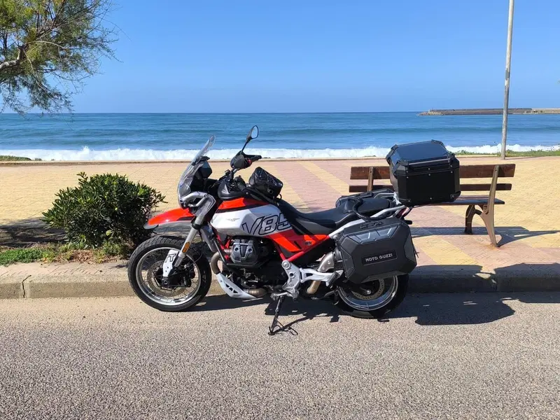 Moto Guzzi V85 TT (2024 - 26) (6)