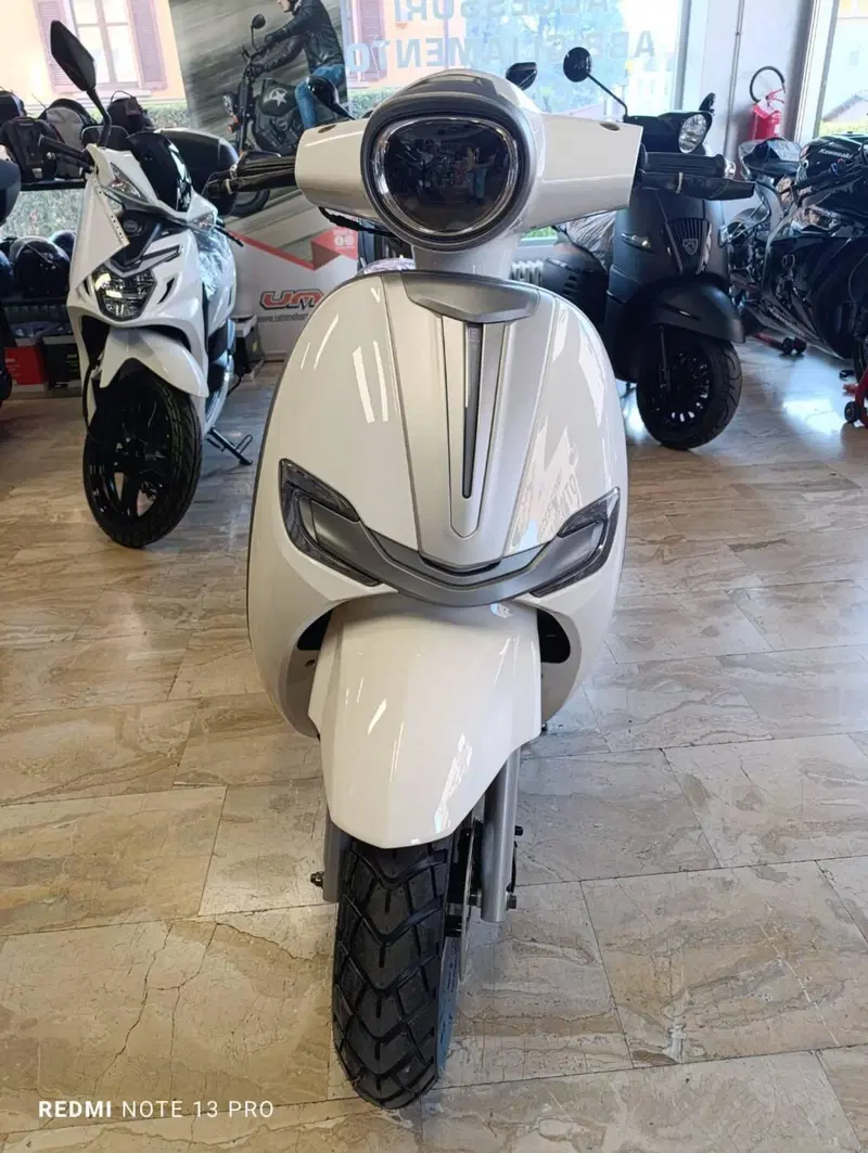 Um Italia Carmel 125 (2025 - 26) (2)