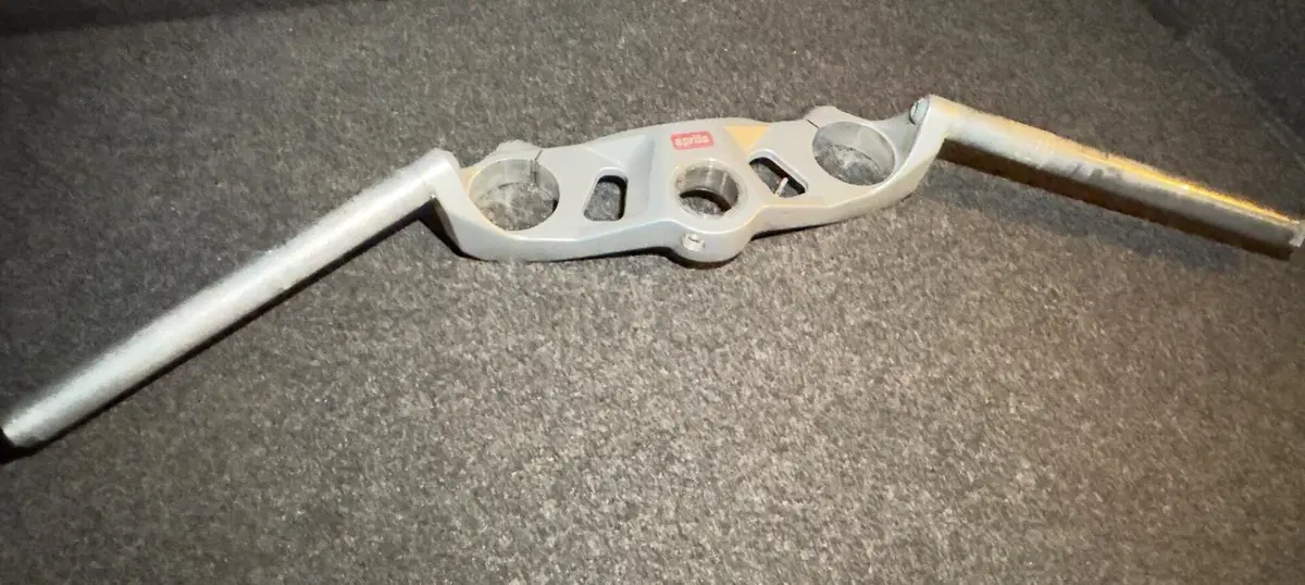 Manubrio di serie Aprilia RS660 2020-2026 (2)