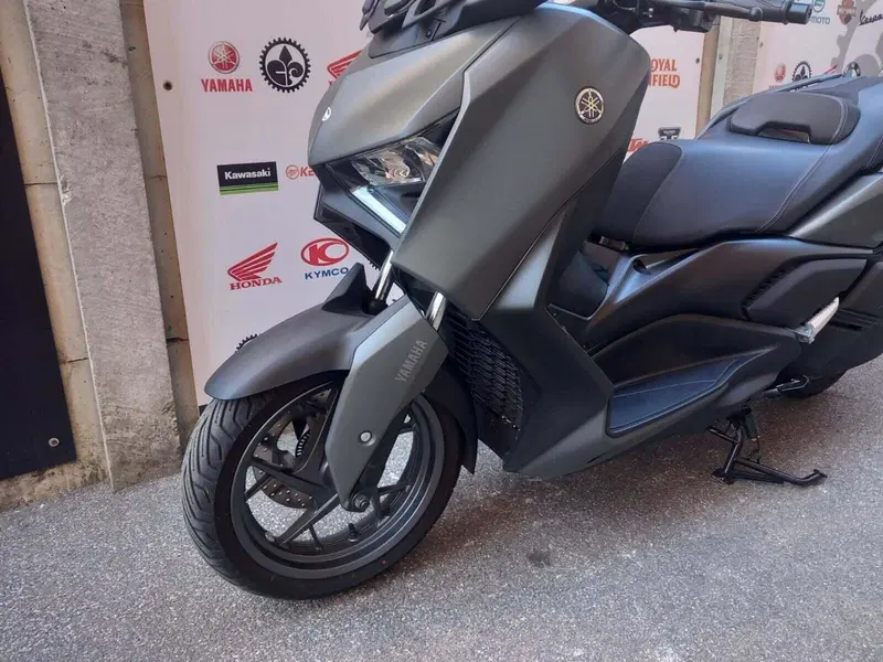 Yamaha X-Max 300 (2025 - 26) (2)