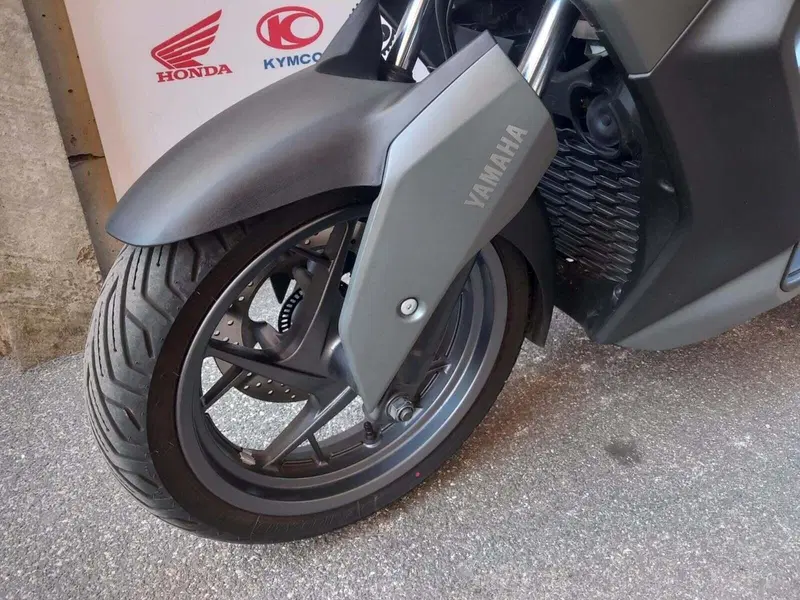 Yamaha X-Max 300 (2025 - 26) (4)