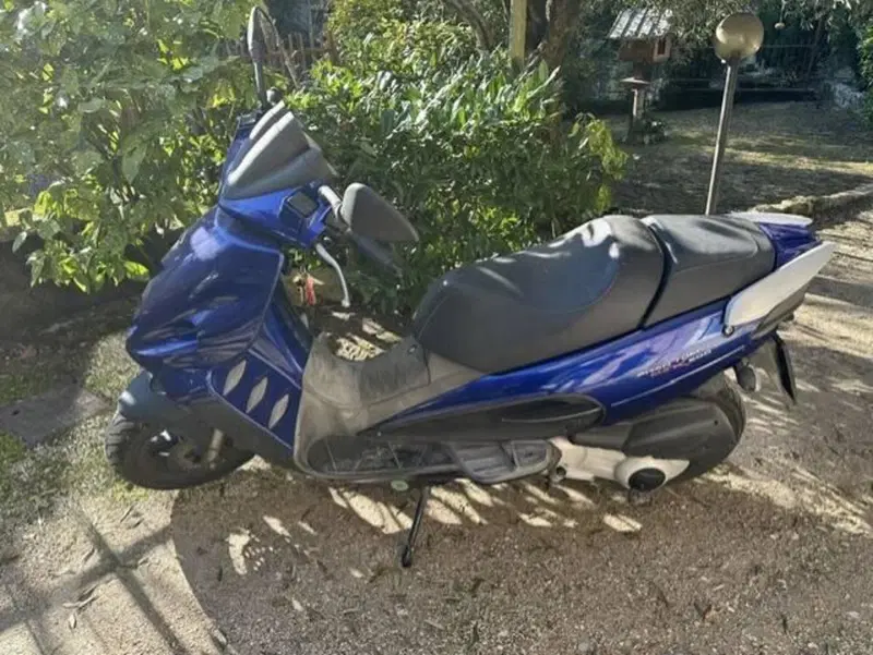 Malaguti F12 Phantom Max 200 (3)