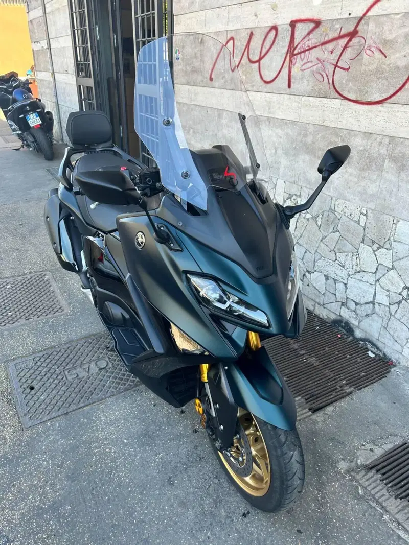 Yamaha T-Max 560 Tech Max (2022 - 24) (2)